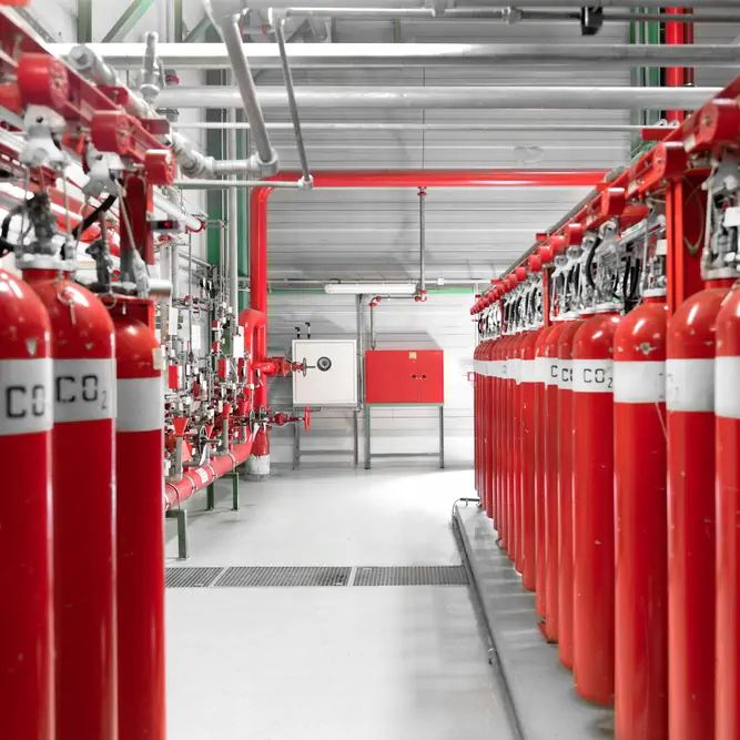 Kompleksowe usługi w zakresie
							ochrony przeciwpożarowej i systemów bezpieczeństwa